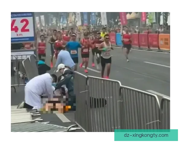 重庆马拉松冲刺晕倒三神去世