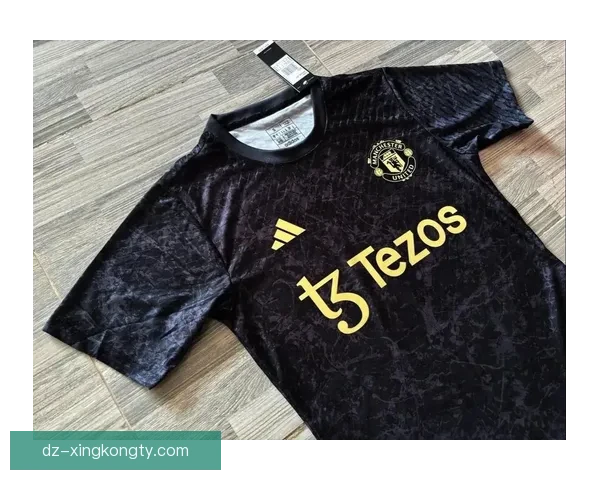 曼联发布石玫瑰乐队联名球衣致敬看台文化